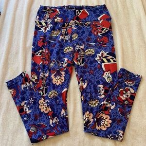 LuLaRoe Disney Villains Queen of Hearts leggings